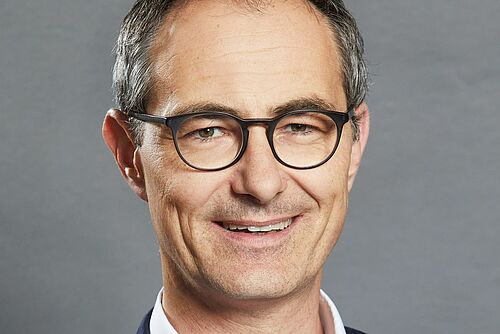 Portrait de Rolf Bernhard