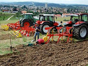 Visiteurs à la démonstration des machines