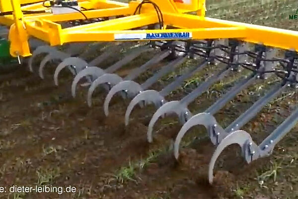 Sarcleuses à faucilles