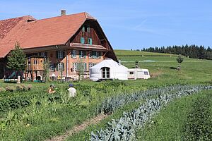 Ferme avec un champ de légumes