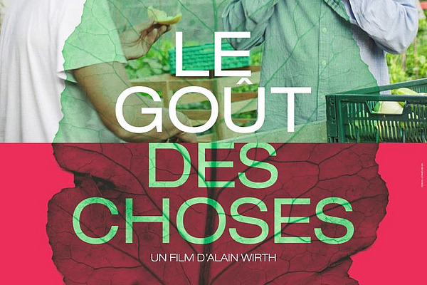 affiche de film, on voit deux agriculteurs en train de goûter des légumes en discutant