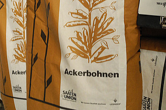 Sac d'aliment avec un dessin et une inscription féverolle.