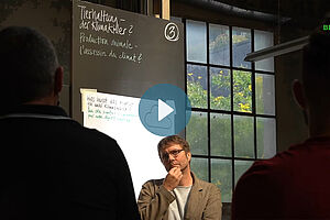 Foto de l'atelier de la journée climat avec boutton pour démarrer le film